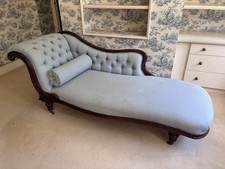 Chaise Lounge Seating Comfortable and Stylish Excellent Condition Blue