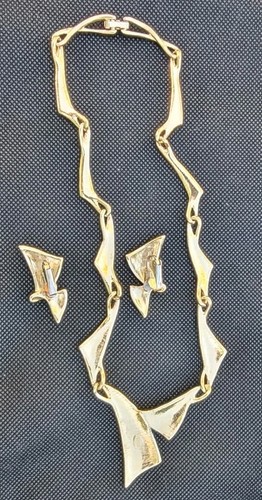 Vintage Trifari White Enamel Triangle MCM Gold Tone Collar Choker Necklace Set - Picture 7 of 11