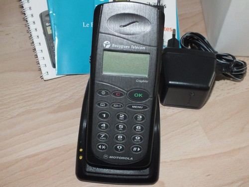 Ancien Téléphone portable Motorola Graphite MP1 - 1B11 Vintage Bouygues - Zdjęcie 2 z 4