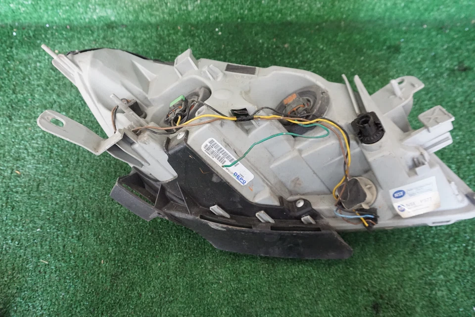 Luz de cabeza izquierda Chevrolet Malibu 2008 2009 2010 2011 2012 OEM 22897127 Foto 3 de 4