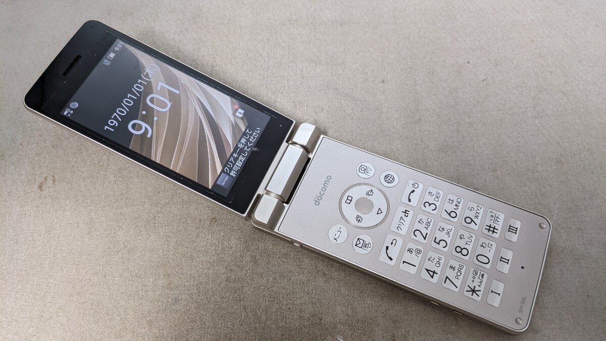 SHARP SH-02L AQUOS KEITAI 2 JAPAN ANDROID FLIP PHONE GOLD