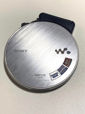 SONY CD Walkman D-NE830 Compact Disc Portable Player Silver