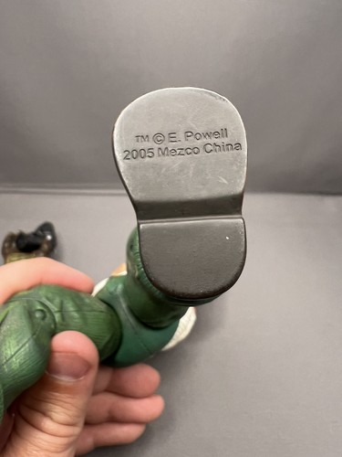 RARE 2005 MEZCO The Goon Action Figure Gloved Version with Gun Good Condition - Picture 10 of 12