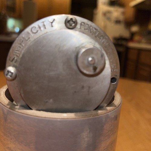 Vintage SIMPLICITY PORTLAND 12 ORE Fishing Reel RARE! Missing Drag Screw.(331) - Picture 2 of 10