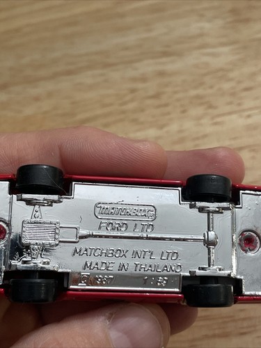 Matchbox Ford LTD Fire Chief Car - Fire Dept. Vintage 1987 Excellent Condition - Picture 8 of 8