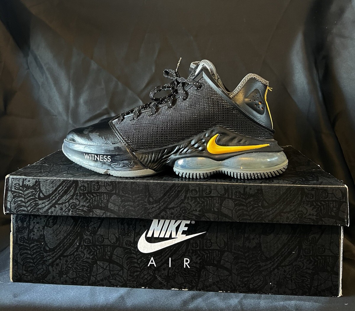 Nike LeBron James XIX 19 Low Witness Black/University Gold  display picture 3