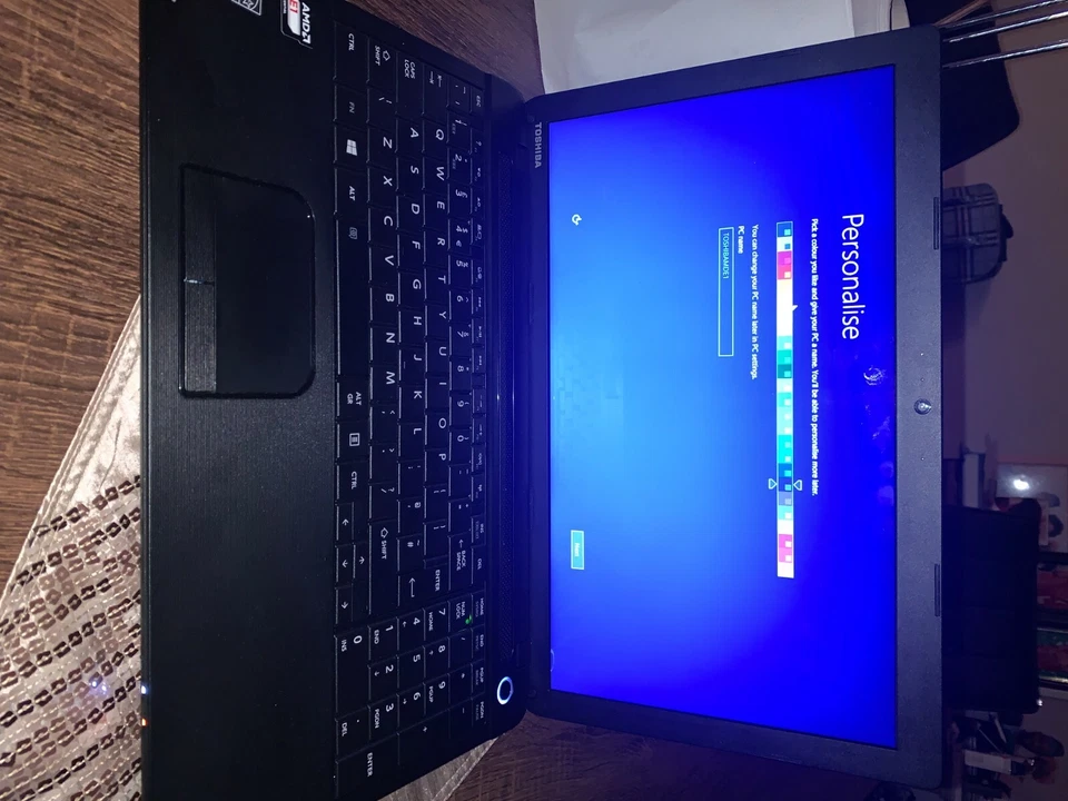 Toshiba Satellite C50D-A-133 15.6-inch Laptop (AMD E1-2100 1.0 GHz, 4 GB RAM, 50 - Image 2 of 4