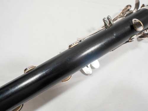 Clarinete profesional de madera Yamaha YCL-62, excelente estado, revisado + almohadillas nuevas - Imagen 9 de 15