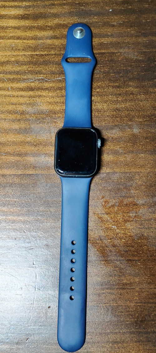 Apple Watch SE (1st Gen) GPS, 40mm Space Gray Aluminum Case with Sport Band