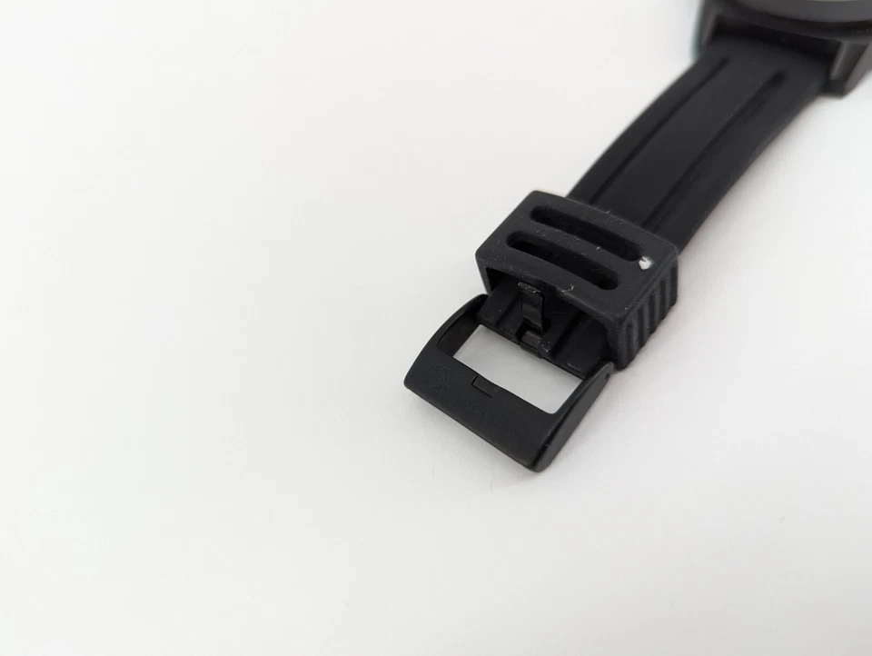 Kenneth Cole Reaction RK1236 Silicone band stainless steel watch - Image 4 of 4