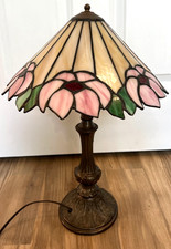 Stained Glass Table Lamp Floral Metal Stand 19" high VTG