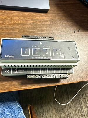 Vantage InFusion Compatible DIN Dimmer Station Module, MPN 2K21