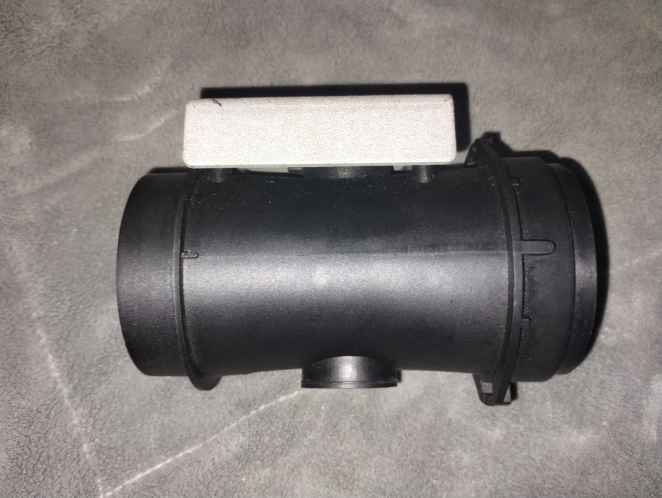 Датчик массового расхода воздуха 1996–1998 Land Rover Discovery и Range Rover SE HSE P38 - Изображение 3 из 4