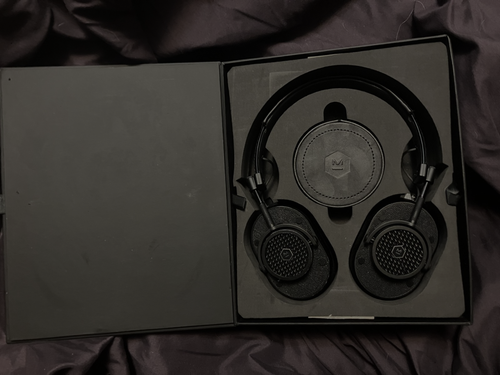 Master & Dynamic MH40 Over-Ear Headphones - New in box - Black - Picture 1 of 4