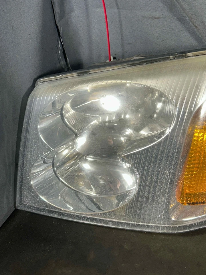 Fits 2002-2009 GMC Envoy Left Headlight OEM:15866071 Foto 3 de 4