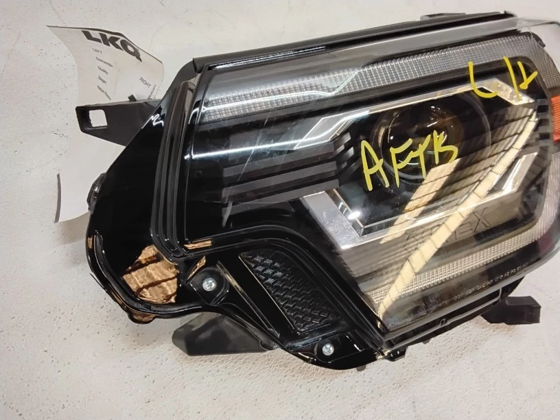 Conjunto de faros de repuesto lado del conductor para Toyota Tacoma 2014 Foto 3 de 4