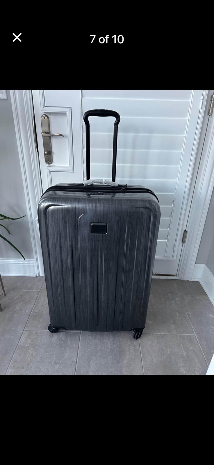 NEW Tumi Expandable Grey V4 30&rdquo; Luggage