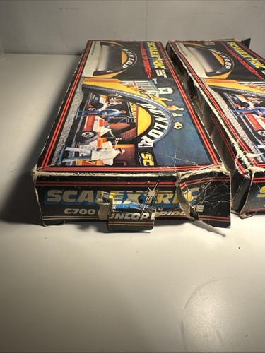 2x Scalextric C700 Accessories 'DUNLOP FOOT BRIDGE' Boxed - Good Condition - Picture 18 of 24
