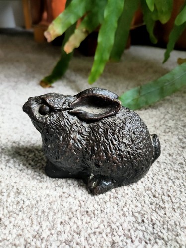 Estatuilla de conejo china vintage de latón bronce bonita moldura de 10 cm de largo
