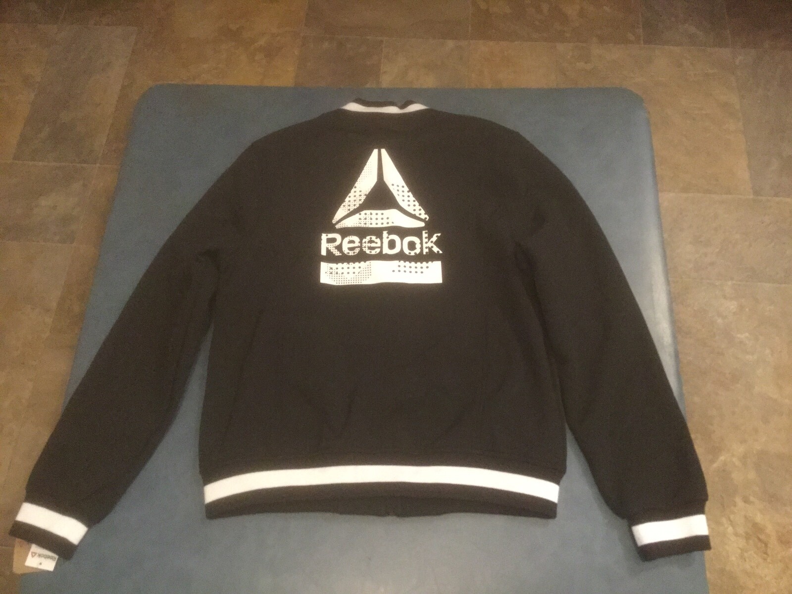 Picture 4 of 5