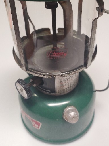 爆光・550CP‼️☆Coleman 635 lantern 01/'82☆ Coleman 400-Lumen 2 -Mode LED Camping Lantern in the Camping