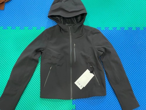 Nueva con etiquetas Sudadera con Capucha Lululemon RepelShell Calce Clásico ~ TALLA: 4,6~ Negro y Azul Blazer - Imagen 11 de 29