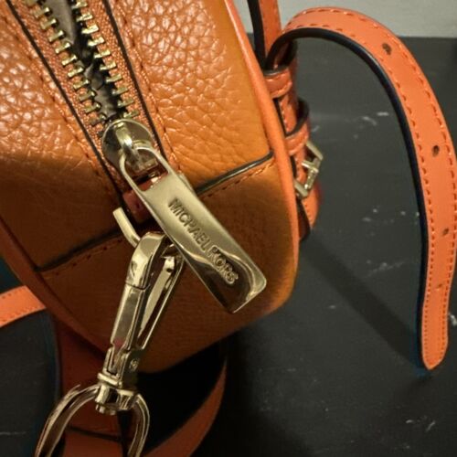 Neu ohne Etikett Michael Kors Umhängetasche Kantine Fulton klein rund mandarinefarben Leder Fal - Bild 2 von 6