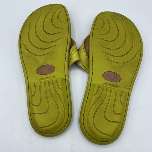 Born Green Thong Flip Flops Sandals Size 8 Leather Embellished Boho W7043 - Picture 7 of 8