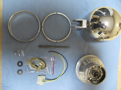Headwinds 4 1/2" Headlight Housing Polished W/Diamond Cut Blk Tri-Bar DOT Lamp - Picture 4 of 22