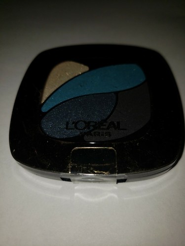 LOreal Paris Makeup Colour Riche Dual Effect Eye Shadow #290 Emerald Conquest - Picture 2 of 3