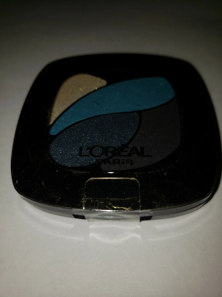 LOreal Paris Makeup Colour Riche Dual Effect Eye Shadow #290 Emerald Conquest - Image 2 of 3