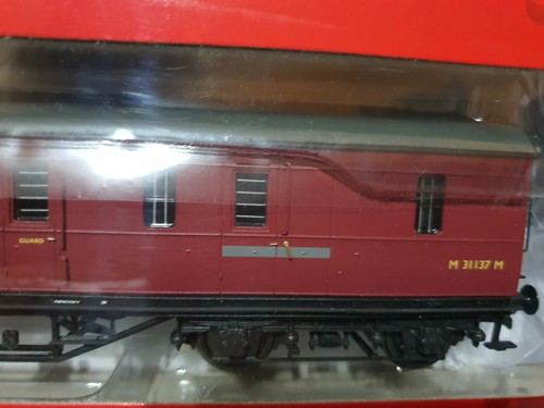 Hornby R4844 BR (ex LMS) Passenger Brake Coach M31137M BNIB - Picture 4 of 5