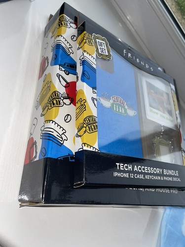 Friends, iPhone 12 Tech Accessory’s And Mouse/pad Gift Set, New, RRP £40 - 第 12/12 張圖片