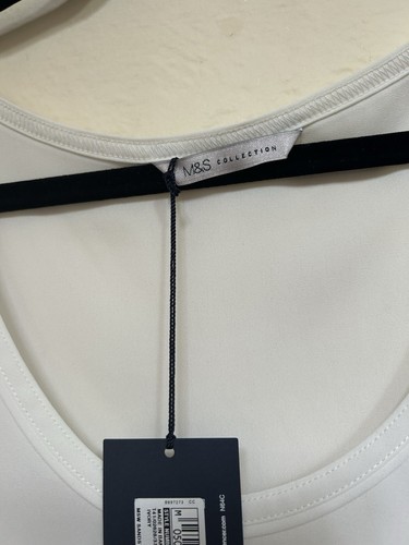 BNWT MARKS & SPENCER COLLECTION IVORY SLEEVELESS LONGER LINE TOP SIZE 20 - Picture 2 of 8