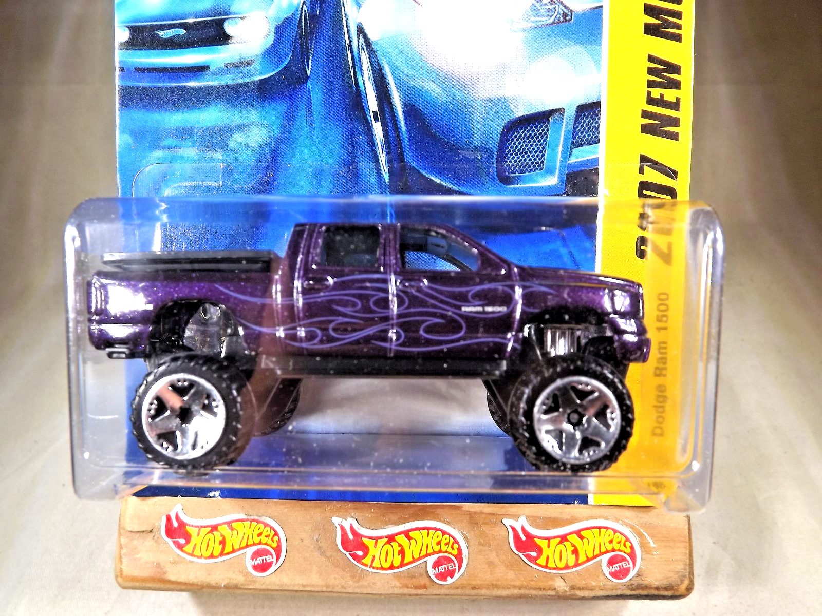 Picture 2 of 5