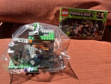 LEGO Minecraft: The Zombie Cave (21141)