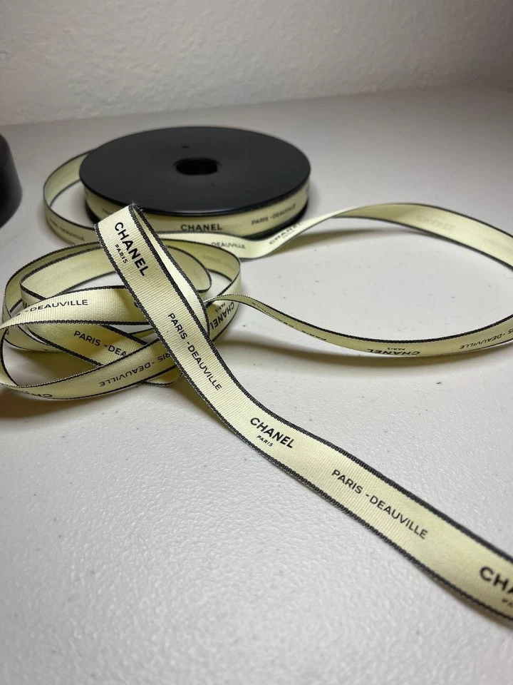 Chanel LE Yellow Deauville Gift Wrap Ribbon | 3 Yards (2.7m) | LIMITED EDITION - Image 3 of 3