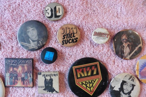 Lot of 20 Vintage Music Pin back Pins Grateful Dead The Wall Kiss The Beatles - Picture 4 of 8