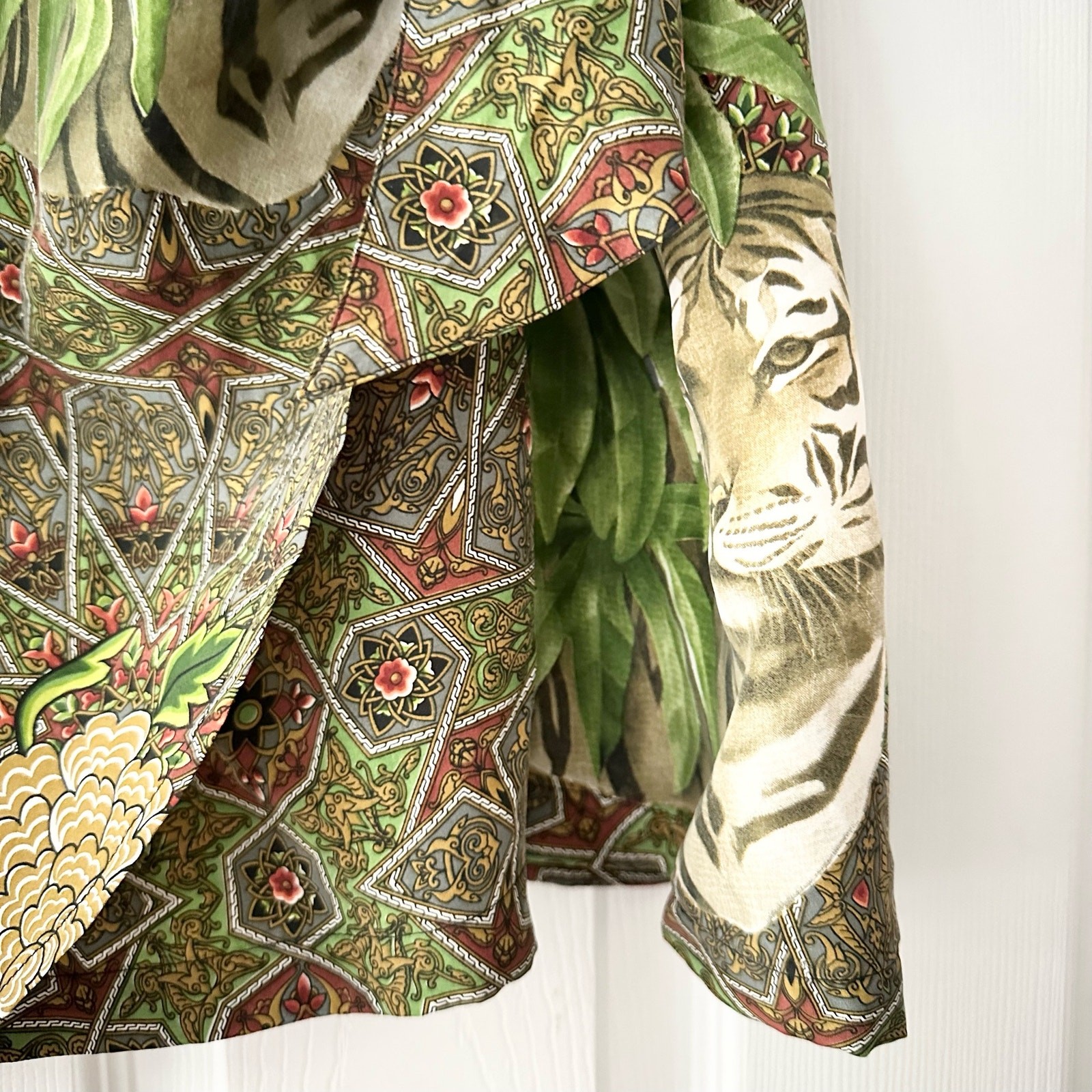Wayne Rogers Vintage Silk Green Graphic Leopard Floral True Wrap Short Skirt 10 image 5