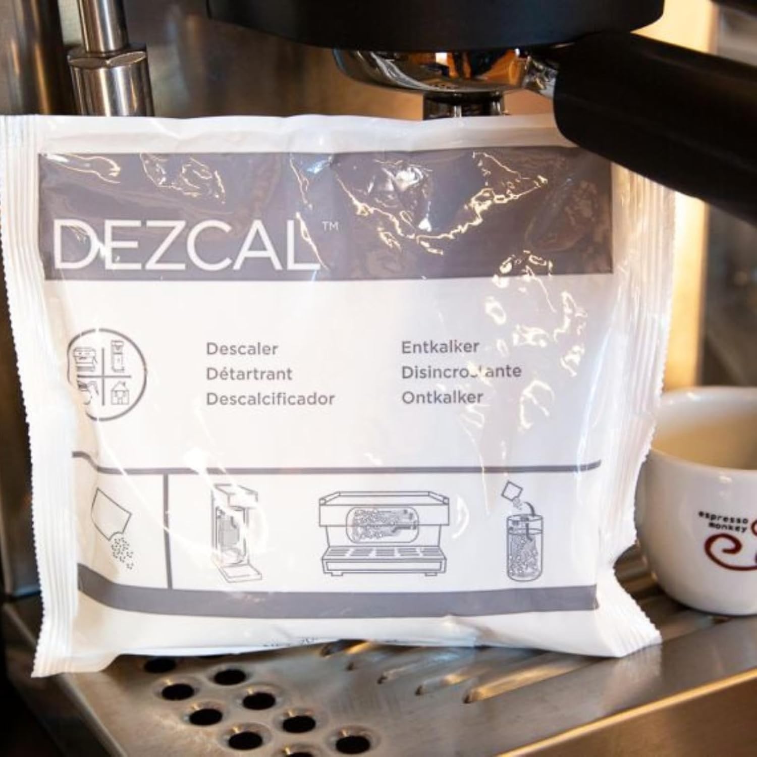 Biodegradable 7 oz Dezcal Activated Descaler for Optimal Coffee Performance