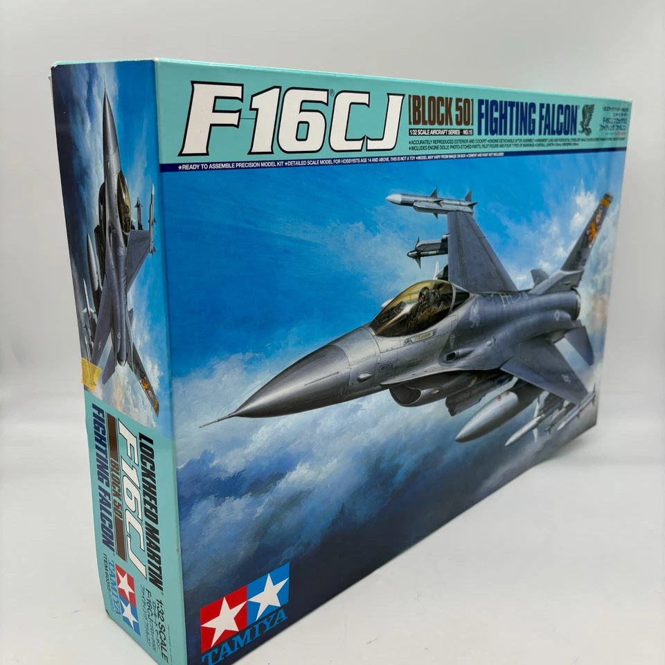 1/32 F-16CJ US Air Force Rocky Fighting Falcon Block50 Plastic Kit Tamiya - Immagine 2 di 4