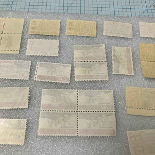 25 Mixed Condition US Air Mail Stamps, 15c- 31c. A Nice Deal, $1 Ships. LOOK! - Picture 14 of 19