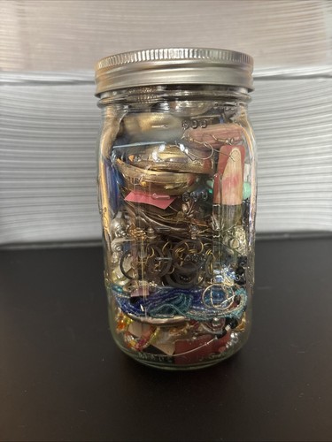 Mystery Vintage To Now Jewelry Jar ALL Wearable 3.5 Lb SL - Picture 4 of 5