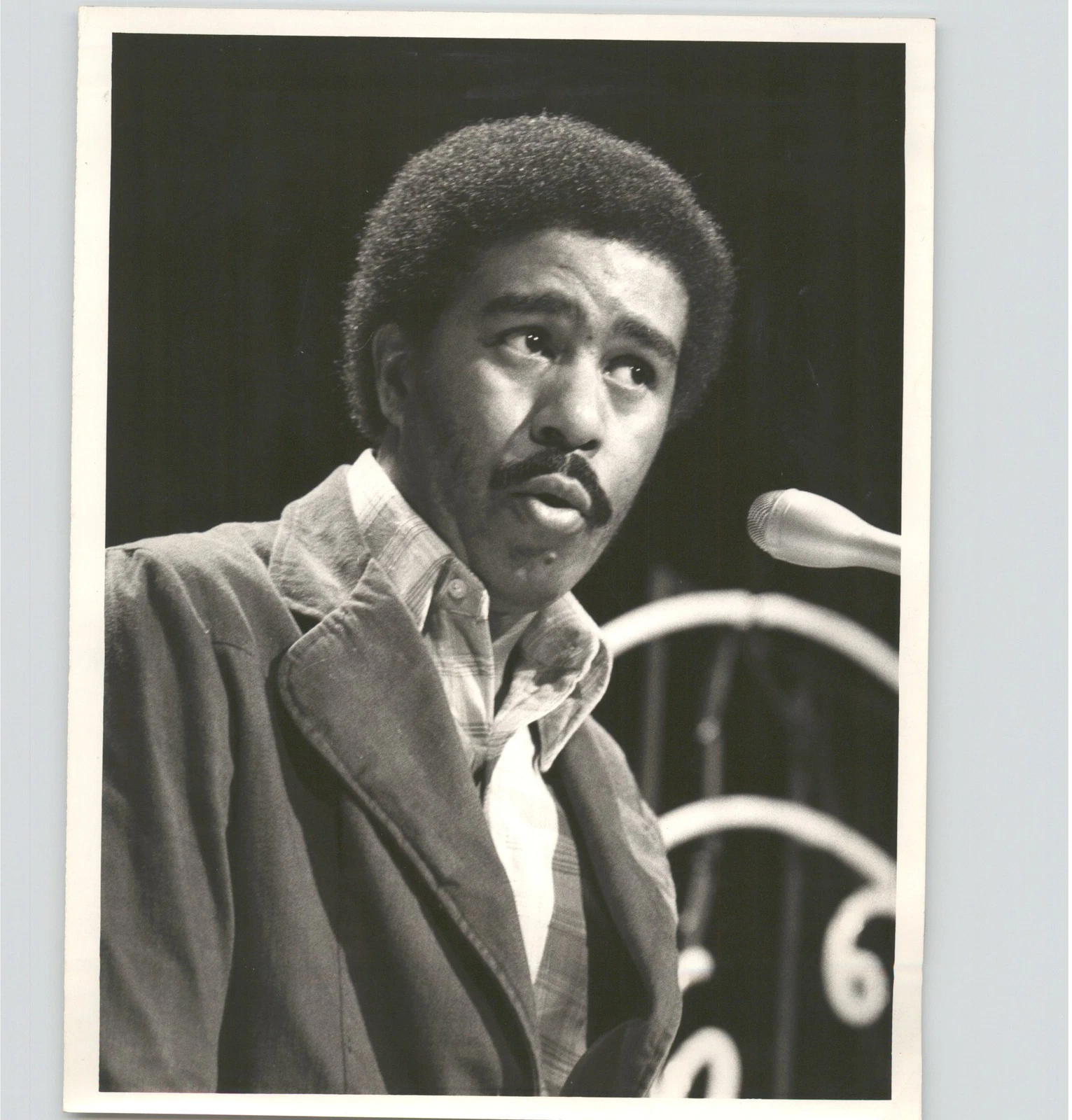 ハリウッド俳優 & コメディアン リチャード プライヤー 肖像 ヴィンテージ 1974年 プレス写真 - 画像1/2