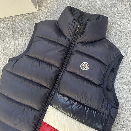 Moncler Sovex Gilet - Size 2 (S) - Excellent Condition - Picture 2 of 8