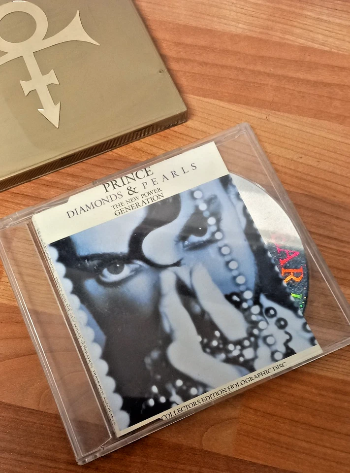Prince - 2 x Disc CD Singles Bundle (Diamonds & Pearls Holographic Disc, Gold) Foto 4 de 4