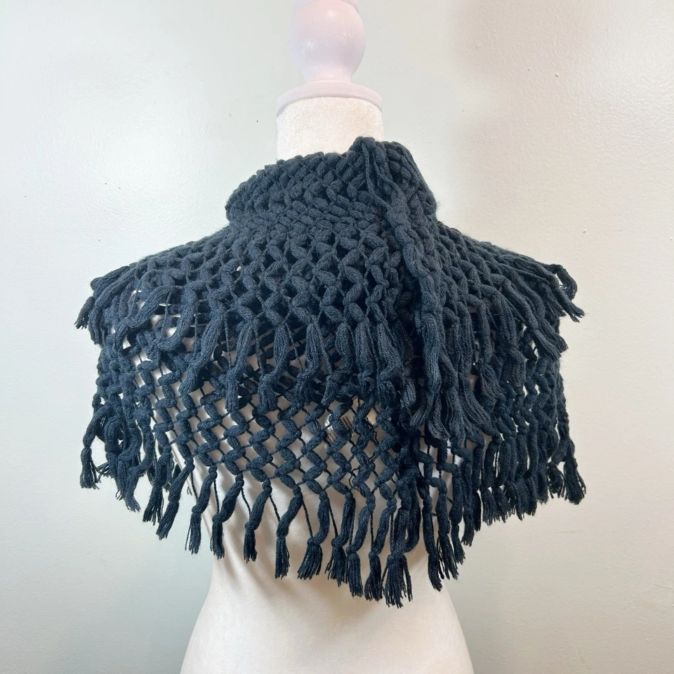 Bufanda tejida infinita azul marino American Eagle Outfitters talla única boho flecos borla Foto 3 de 4