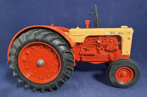 ERTL Case 600 11/16 Scale Die Cast Metal 1986 Special Edition