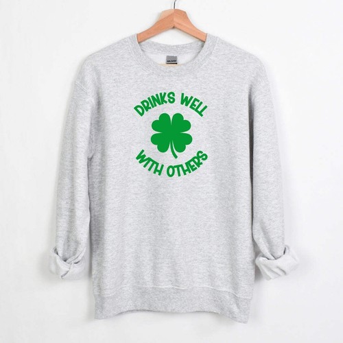 Bebidas bien con otros - Divertida sudadera irlandesa - Día de San Patricio - Imagen 14 de 54