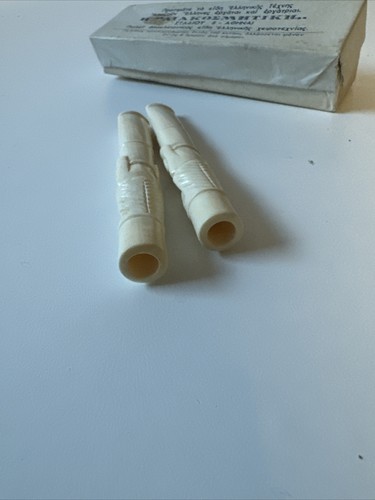 2 VINTAGE CELLULOID CIGARETTE HOLDERS - Picture 5 of 6